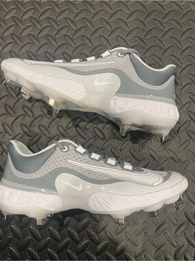 Nike Alpha Huarache Elite 4 Low ‘Wolf Grey White’ DJ6521-012 Size 8.5